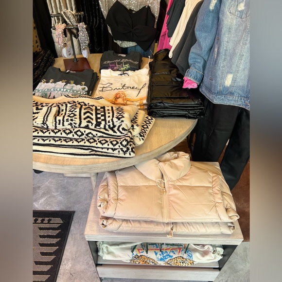 Kancan Frida Faux Leather Puffer Vest - Picture 4 of 15